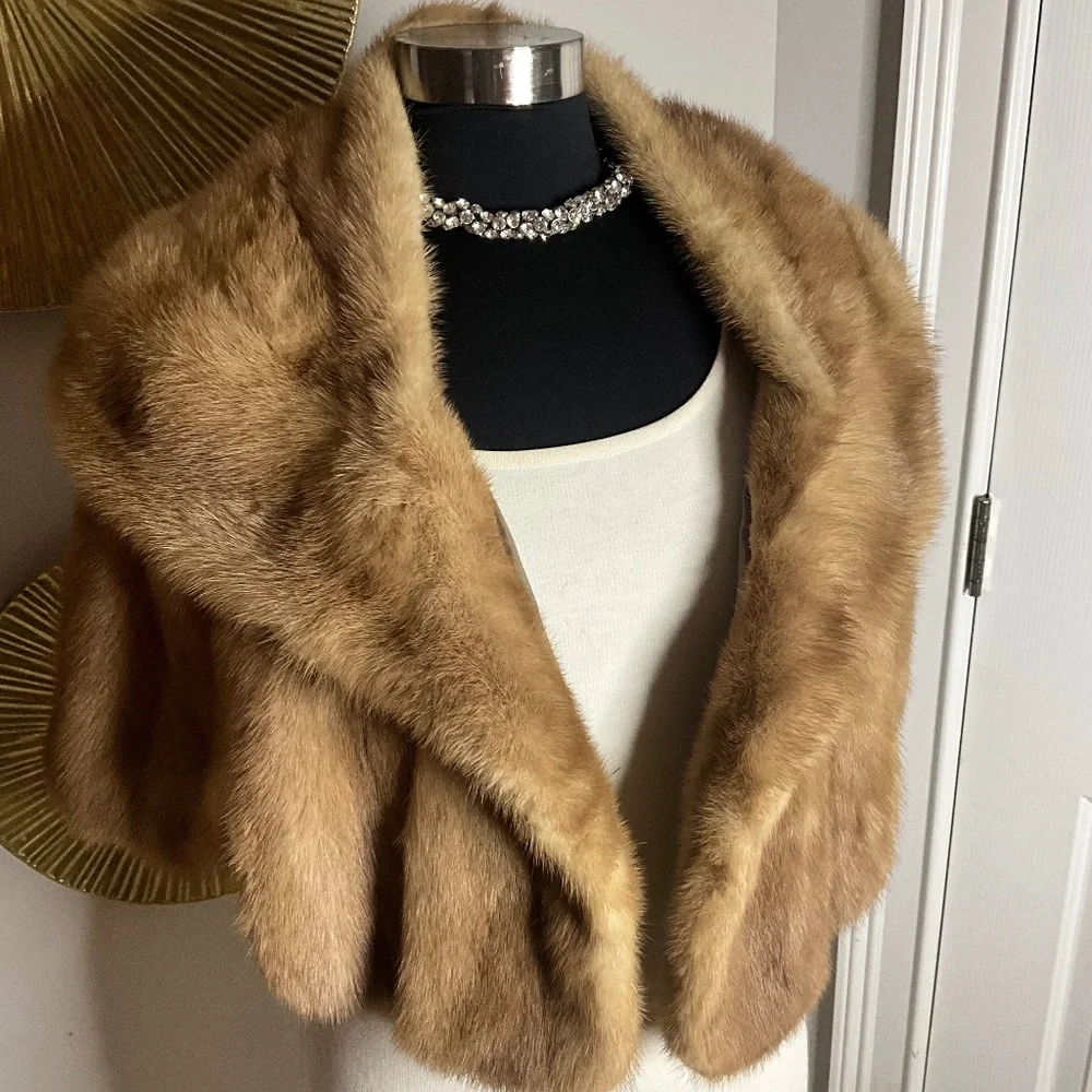 ** Beautiful Vintage Mink Wrap ** - Picture 2 of 9